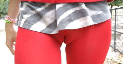 500px x 260px - Red Leggings Cameltoe â€“ Sexy Candid Girls