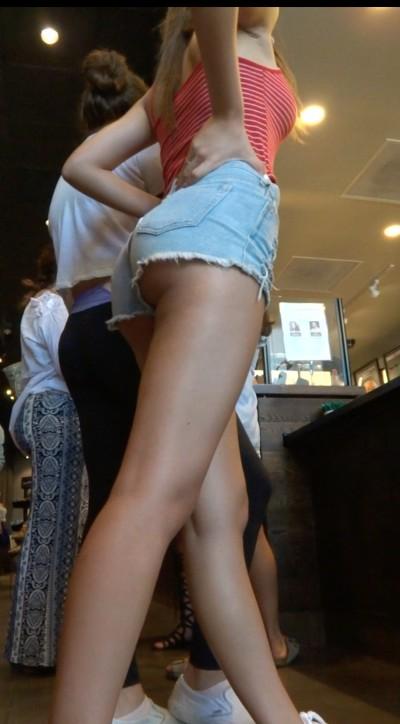 Gorgeous Teen In Super Short Shorts