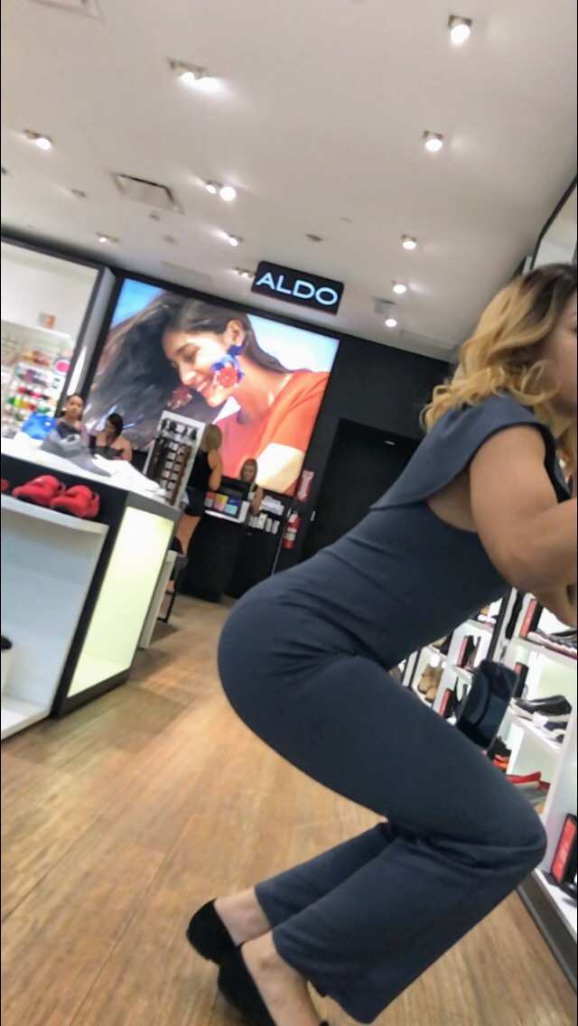 Sexy Girl Bending Over Creepshots