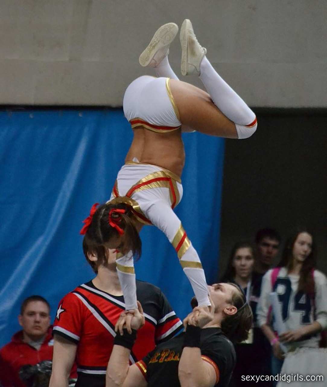Cheerleader creepshots
