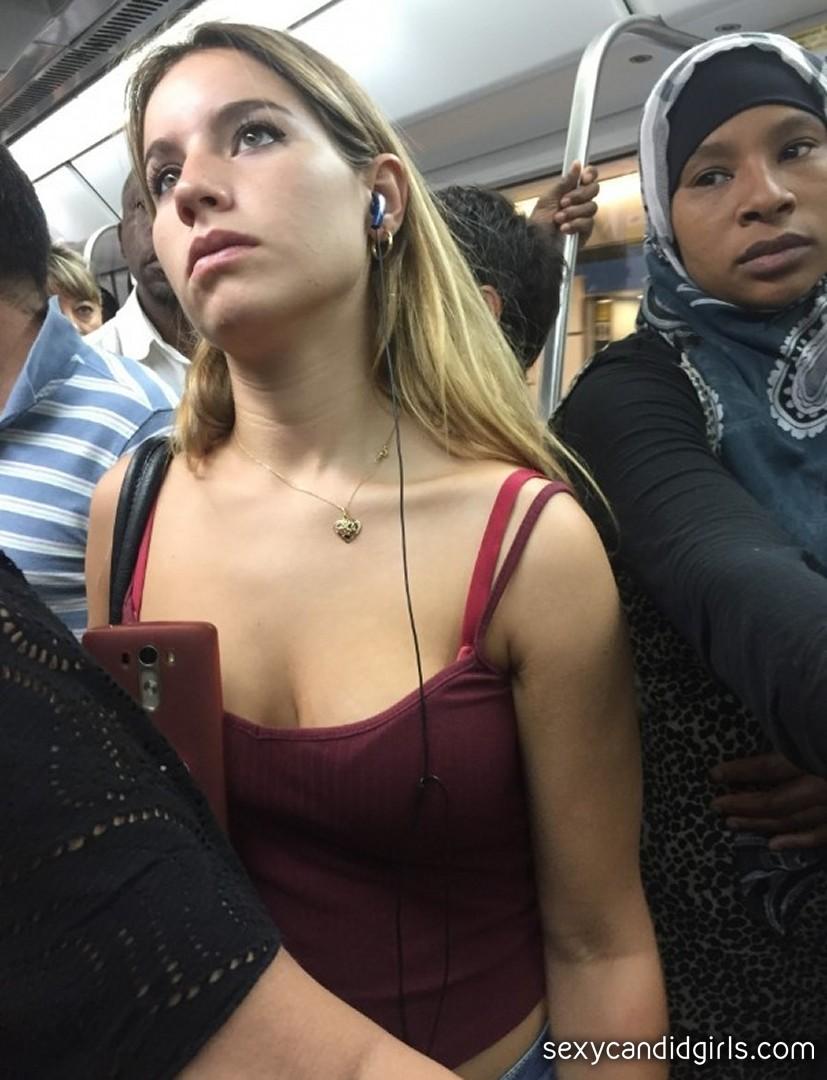 Subway Downblouse Pictures pic