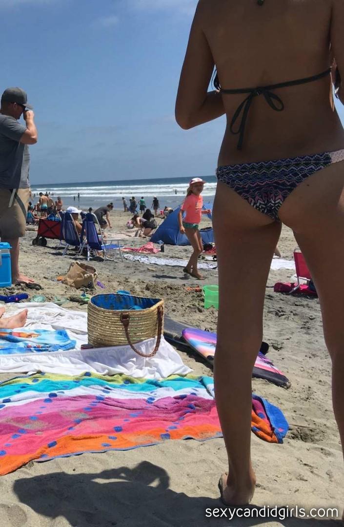 Young Skinny Teen Bikini Candids