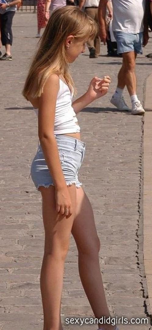 Young Teen Looks Sexy In Shorts