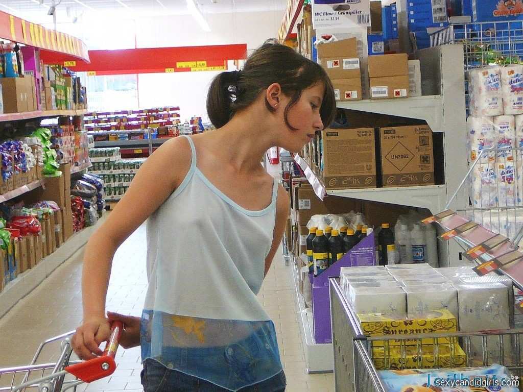 Braless Young Teen Creepshot