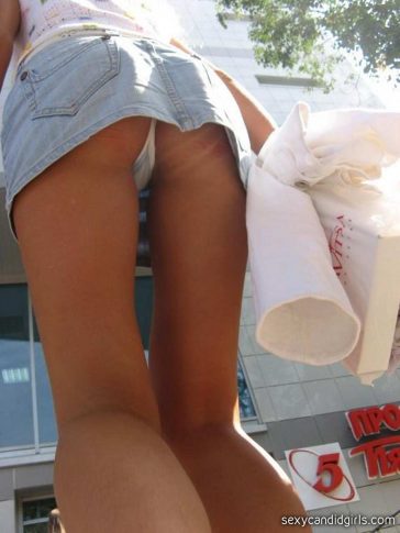 Candid Street Upskirt