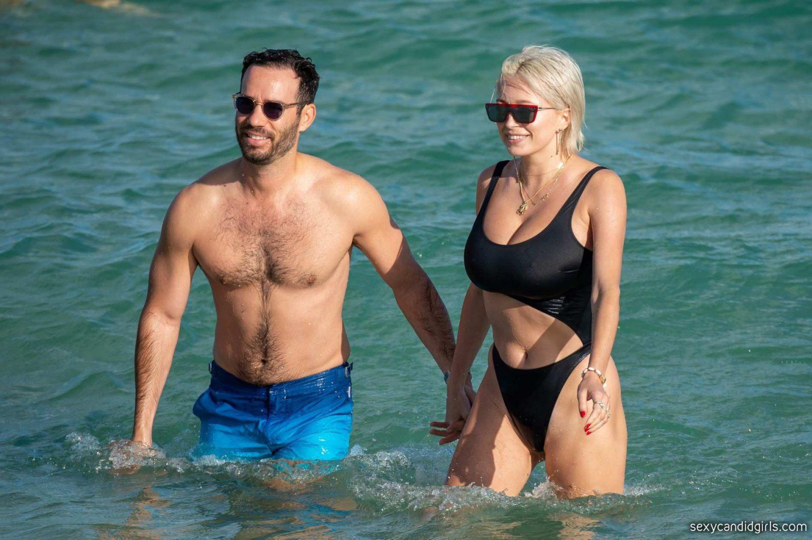 Caroline Vreeland Candid Ass