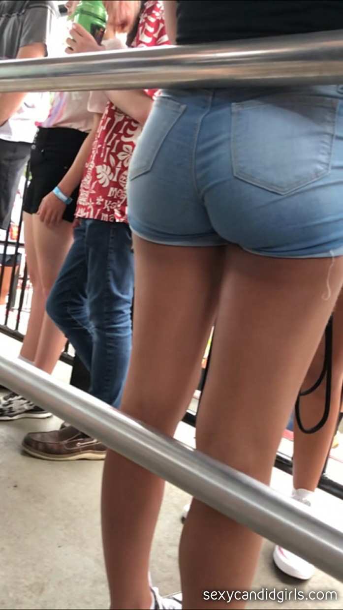 Cute Teen Candid Voyeur Shorts pic