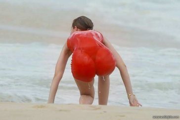 Gigi Hadid Beach Candid