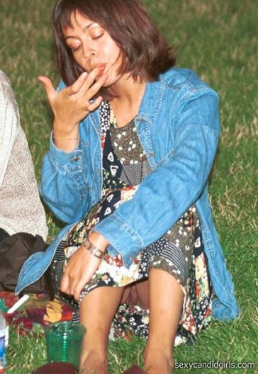 No Panties Woman Sucking Fingers