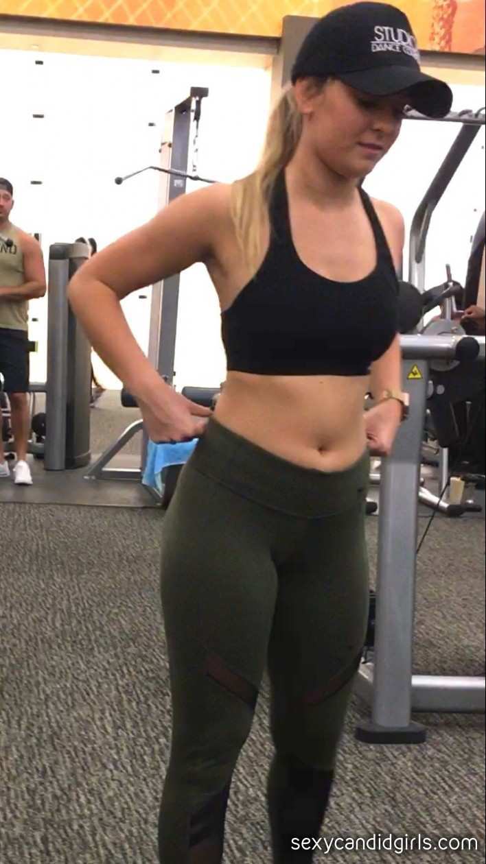 Gym Blonde Candid Pictures