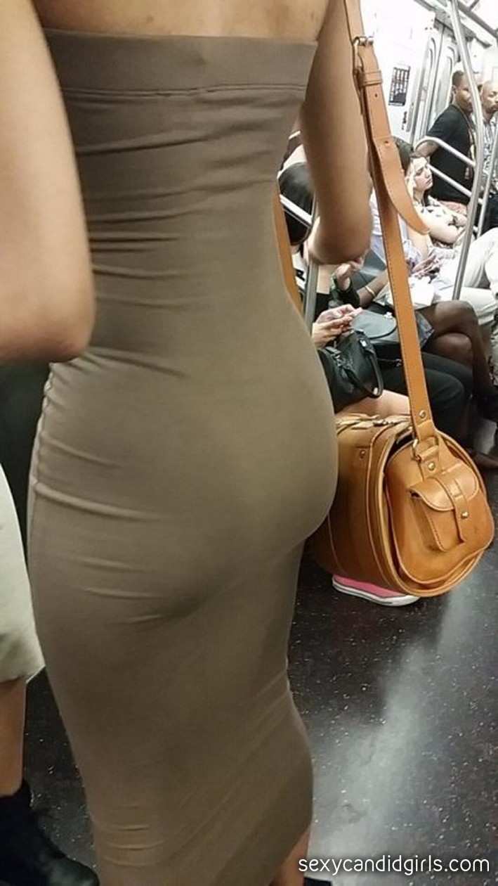 Subway Tight Dress Girl