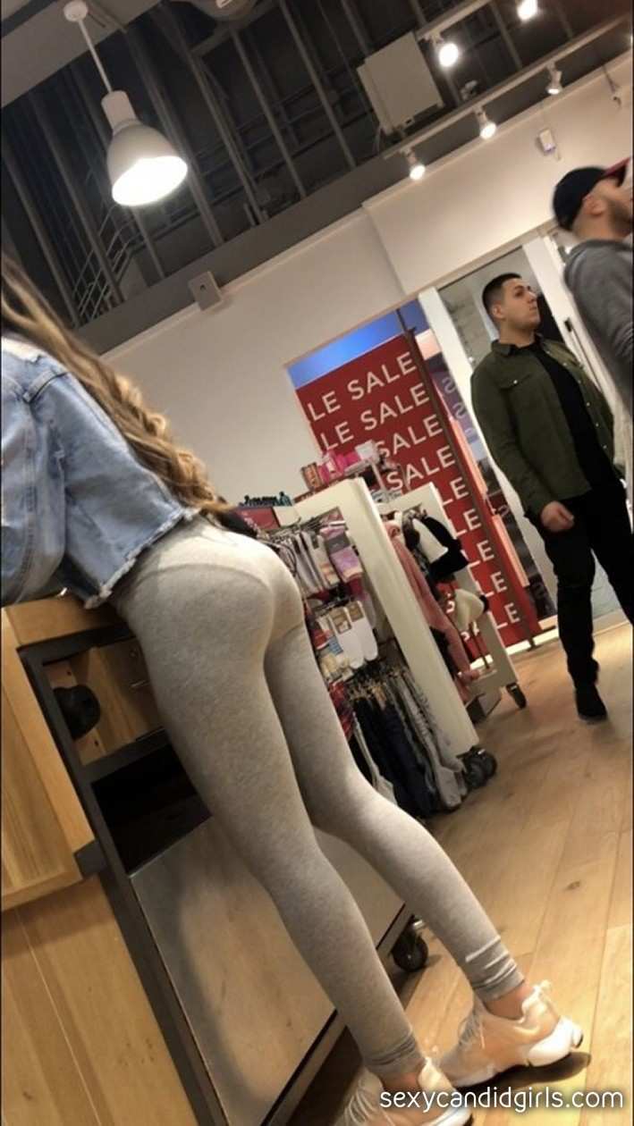 Candid - Nice Babe Ass WIth Pantie Lines Jeans