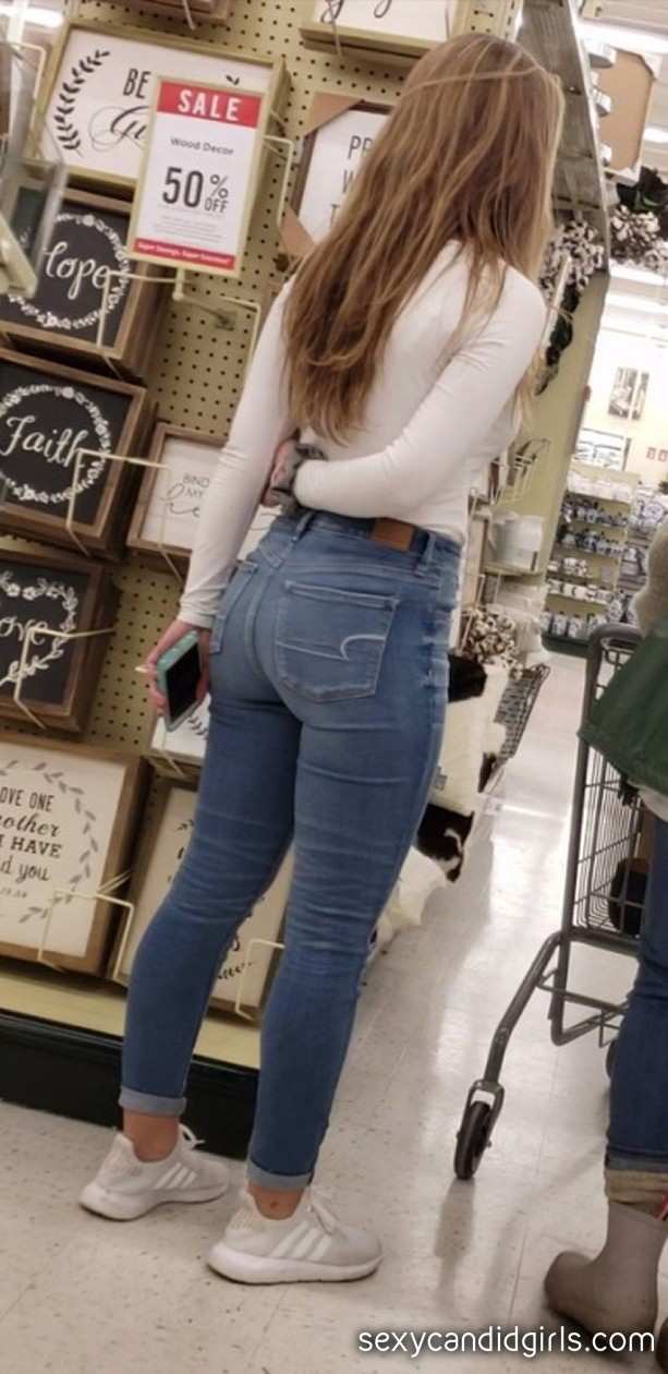 Teen in tight jeans porn