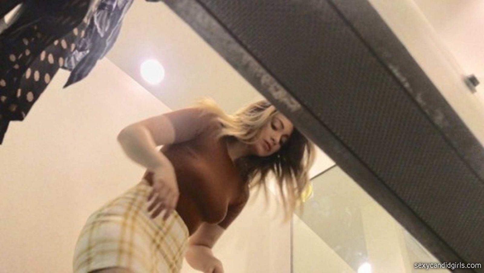 Candid Ass Girl Wardrobe Pics