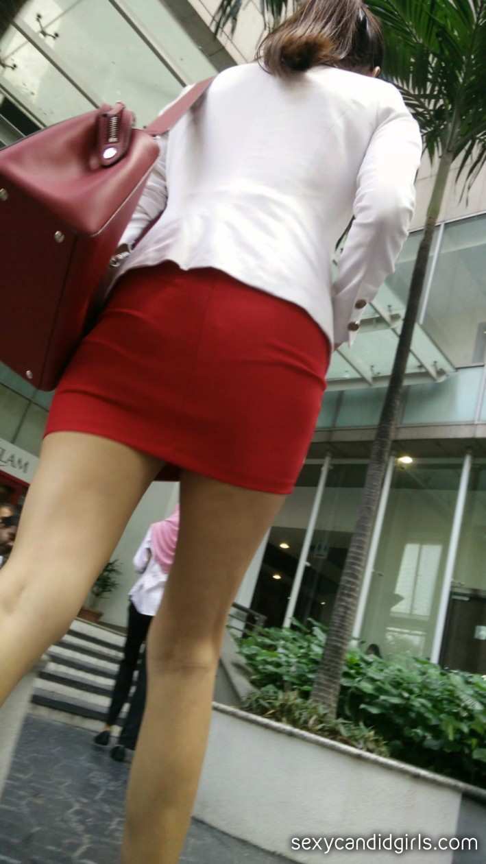 Red Skirt Girl Candid Ass