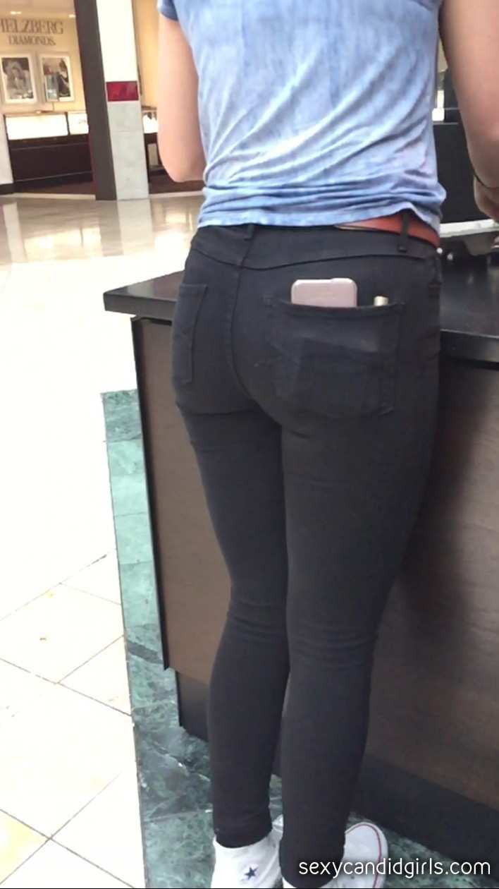 Perfect tight teen ass in jeans - Candid Teens