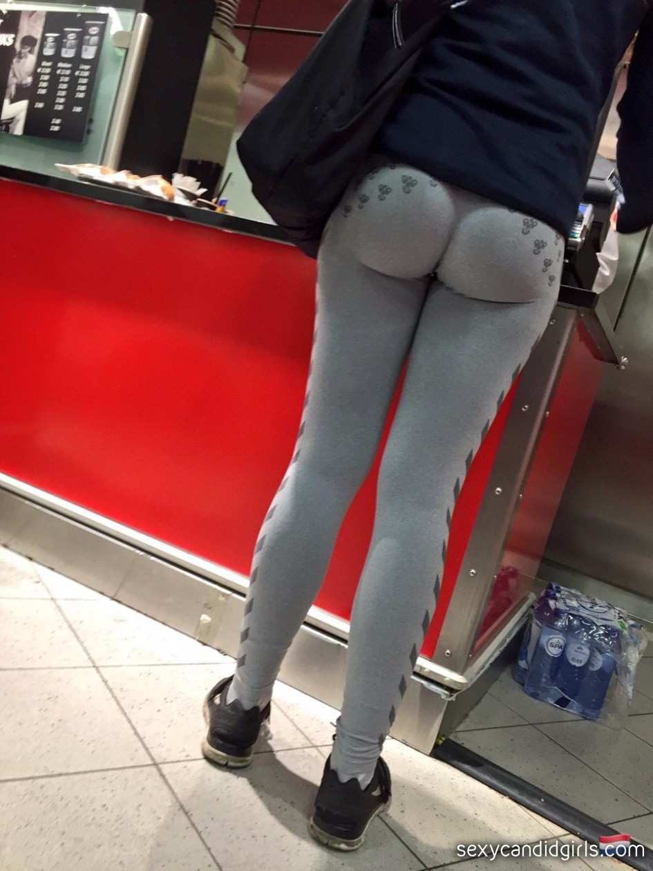 Beautiful Candid Ass In Grey Leggings