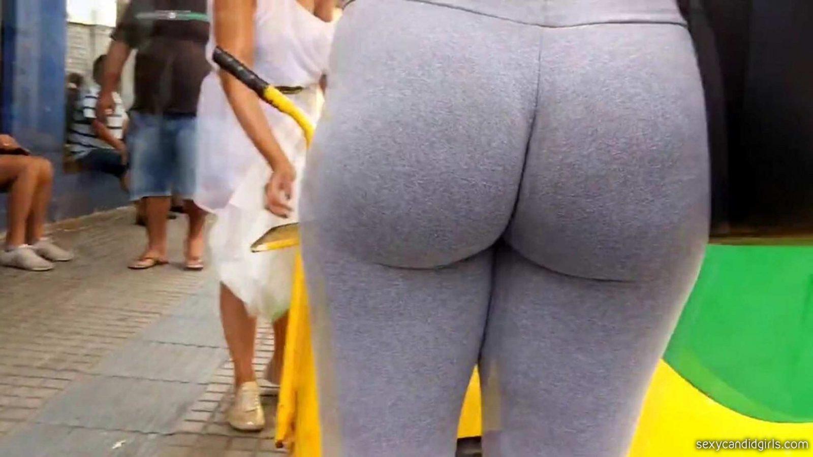 Grey Yoga Pants Candid Ass At The Airport