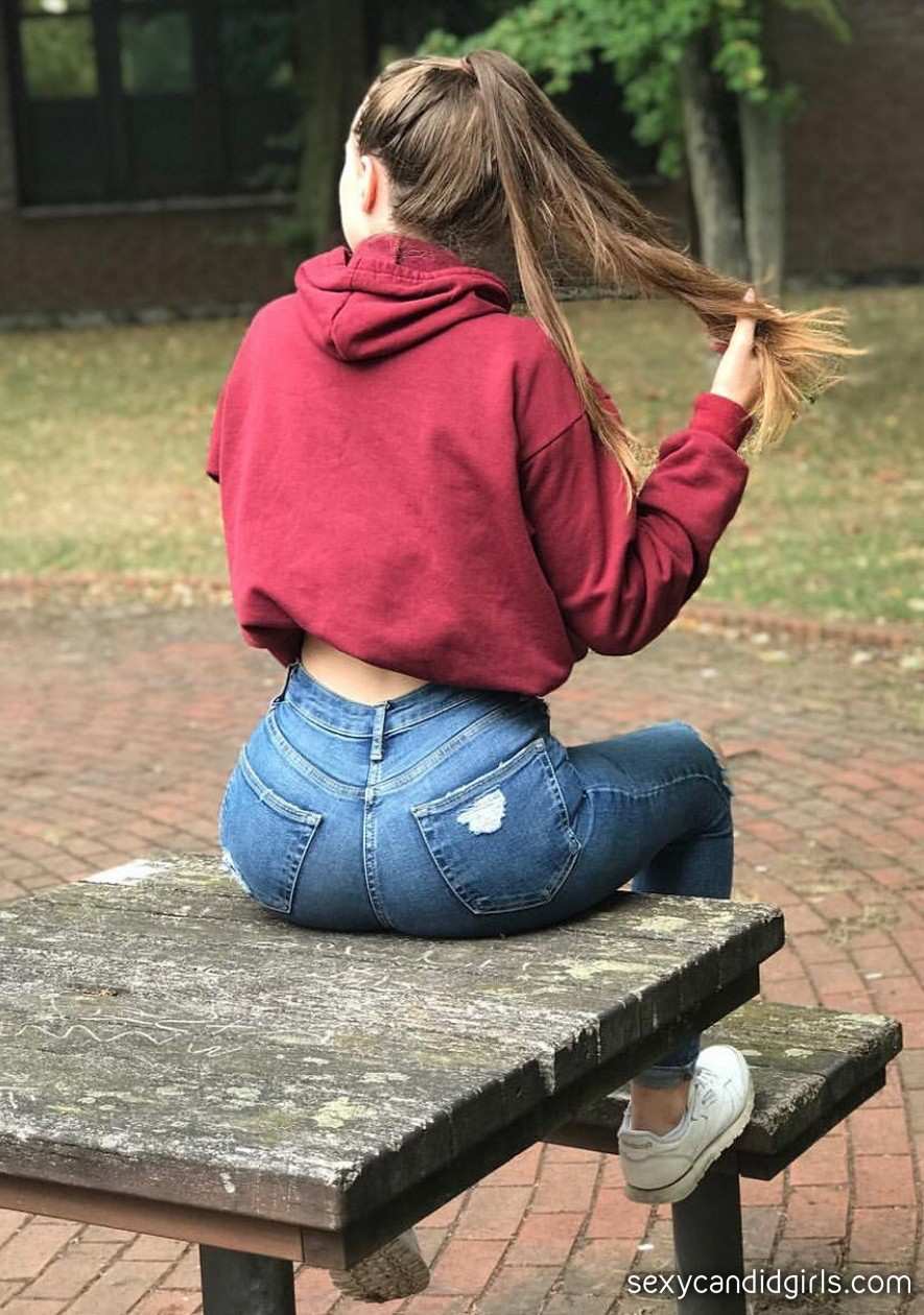 Teens ass in jeans