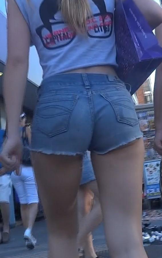 Candid Butt Blonde Teen In Shorts