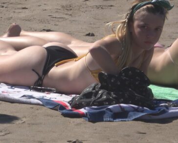 JB Teen With Big Ass At The Beach