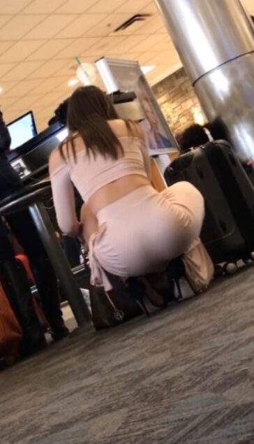 Fantastic Candid Ass Girl Bending Over