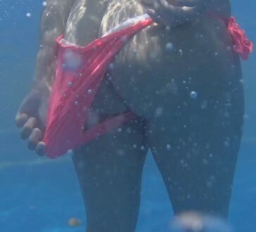 Underwater Candid Ass Girl In Problems