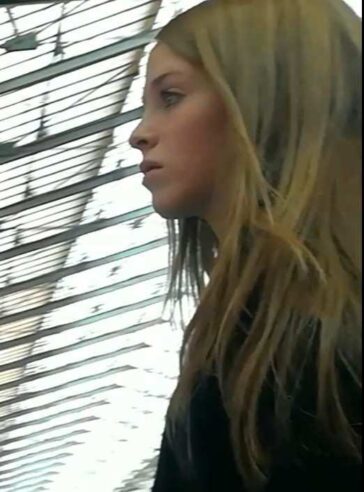 Candid Teen In Leggings At The Subway