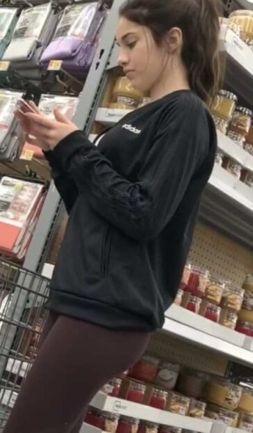 Hot Teen In Tight Leggings