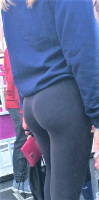 Cute Ass Teen In Leggings