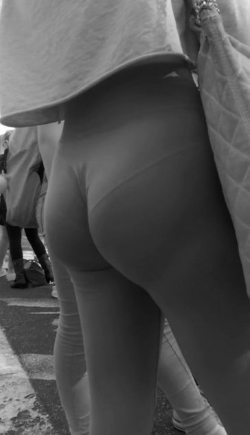 VPL Candid Teen Gorgeous Ass