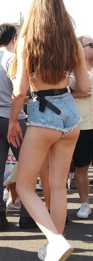 Candid Teen Tight Jeans