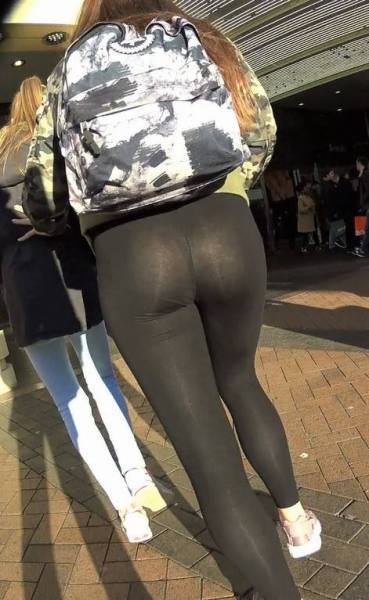 Candid Jiggly Booty Leggings