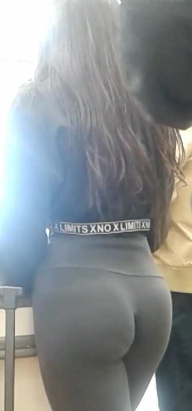 Fit Teen In Tight Leggings