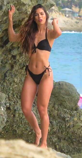 Candid Bikini Girl Modeling At The Beach