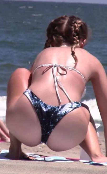 Candid Teens At The Beach In Thong