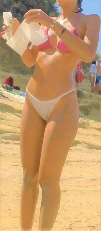 Close Up Candid Ass Bikini Girl