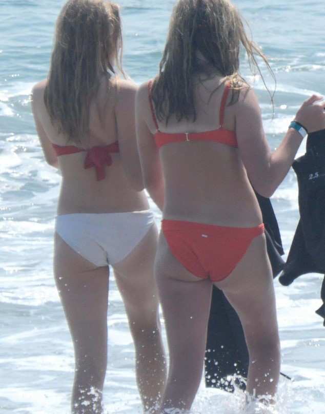 Candid Teens Team Beach Voyeur