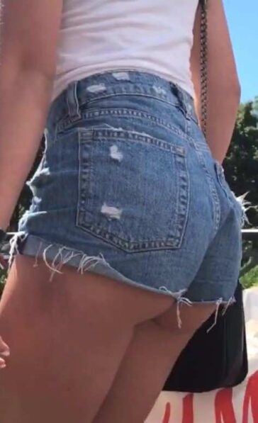 Young Creepshot Teen In Shorts With Friend