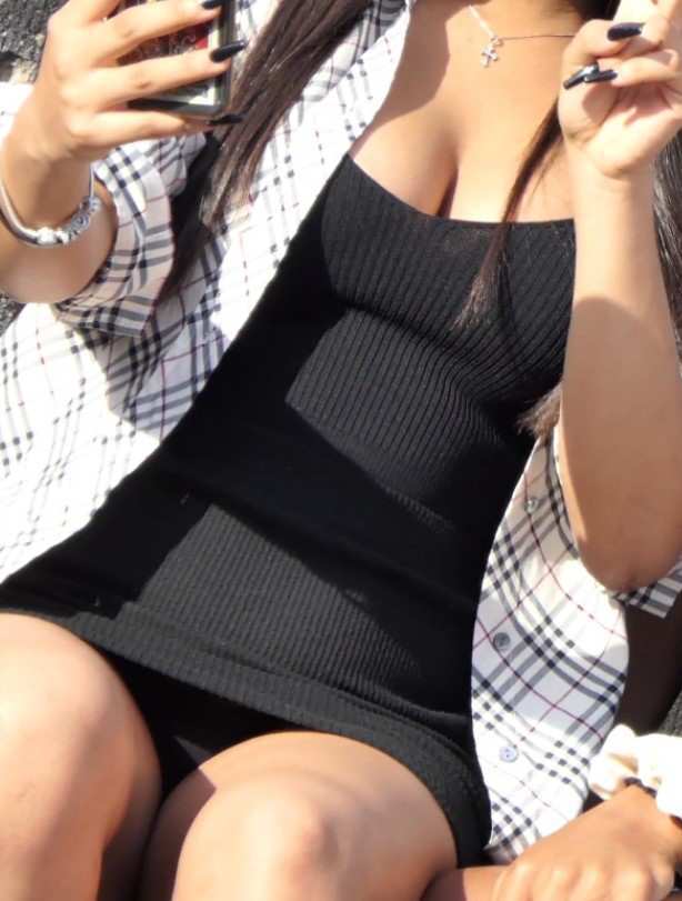 Frontal Upskirt Busty Teen Creepshot