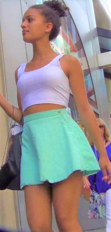 Two Hot Babes Street Candid