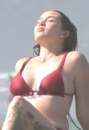 Meaty Girl In Thong Modeling At The Beach