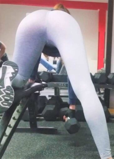Girl in yoga pants working out-porn pic