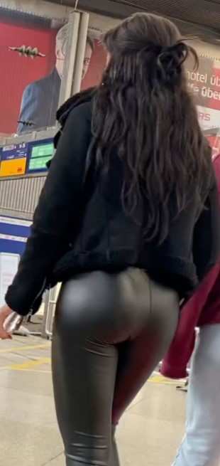 Shiny Leggings Latina Candid Ass
