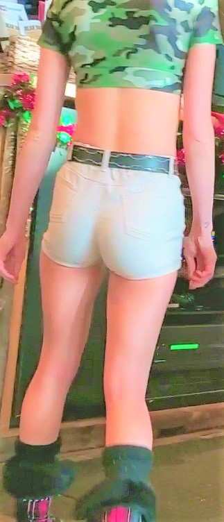 Twin Peaks Candid Teen Ass