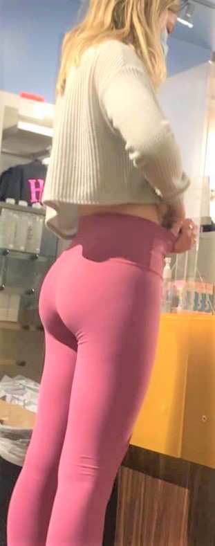 Sexy Candid Ass Blonde In Lulu Leggings