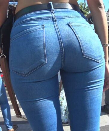 Sexy Candid Ass Latina In Jeans