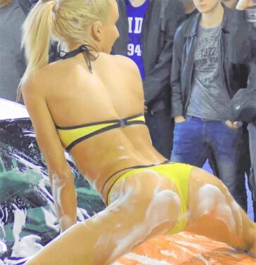 Sexy Promo Girls Giving Show