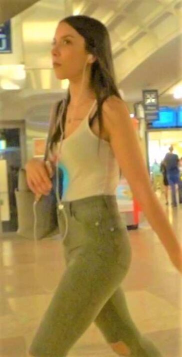 Tight Jeans Brunette Candid Ass