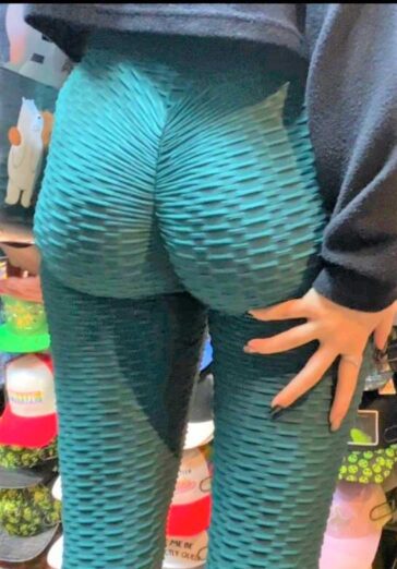 Amazing Creepshot Ass In Green Leggings